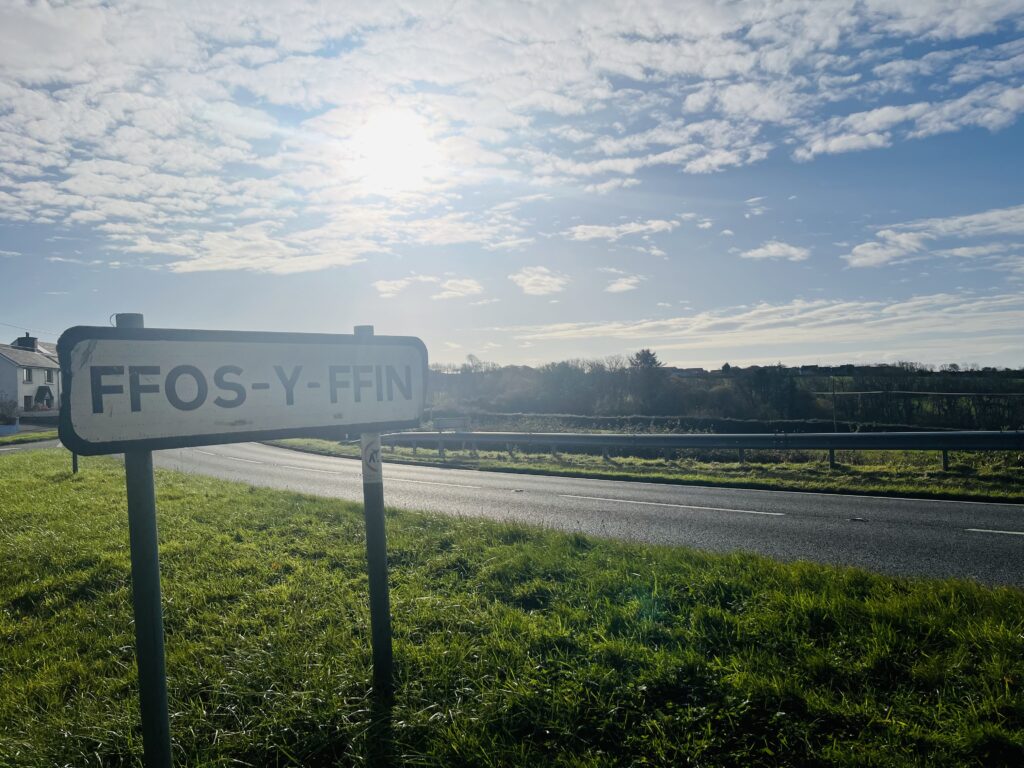 Sign, Ffos-y-ffin, Ceredigion