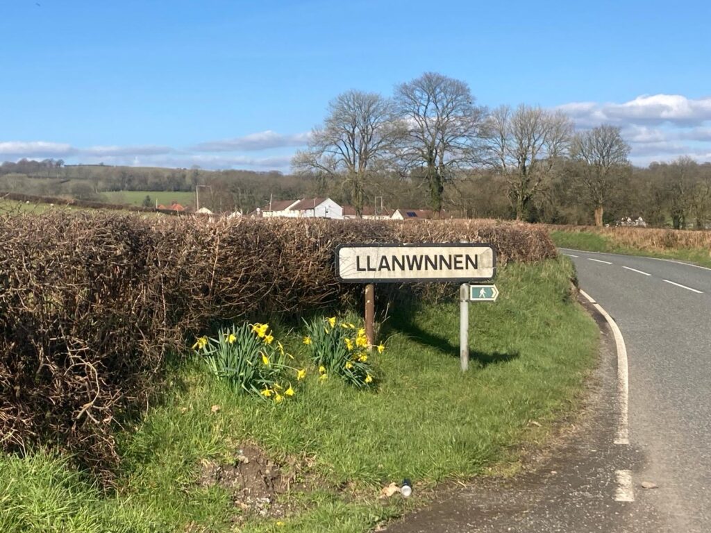 Llanwnnen Sign, Llanwnnen, Ceredigion